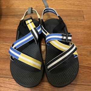 Chaco Z/1 EcoTread Sandal Big Kid Blue Yellow. Size 3